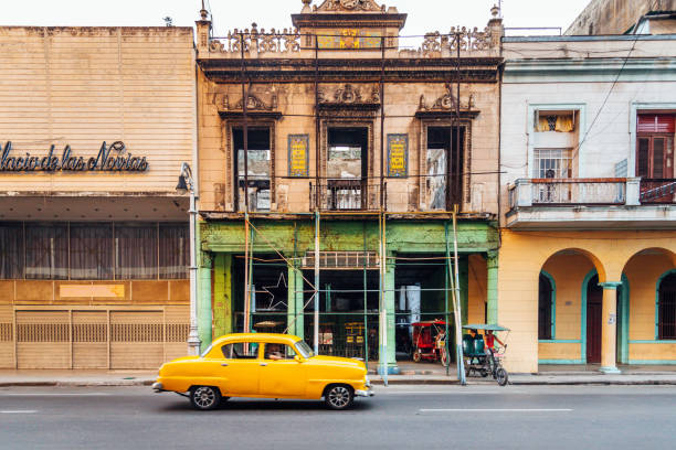 하바나의 거리 장면, 쿠바 - chevrolet havana cuba 1950s style 뉴스 사진 이미지