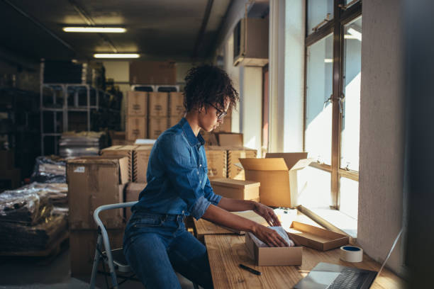 istock Packing the order for shipping 1150504339