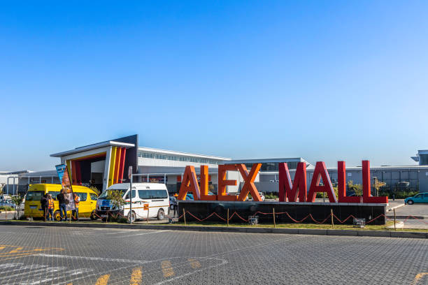 Alexandra Township with Alex Mall shopping centre Alex Mall shopping centre with Alexandra Township. Also known as Alex developed since 1912 and allocated for blacks in the apartheid era, the self governing Alexandra action committee took charge of running Alexandra and now forms part of Johannesburg. alexandra township photos stock pictures, royalty-free photos & images