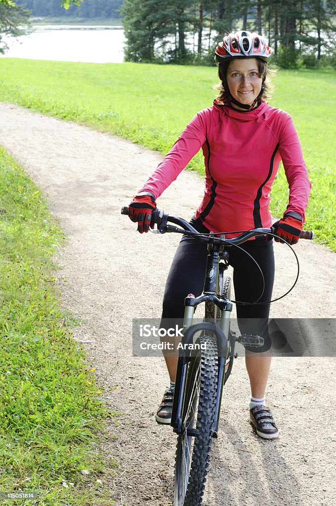 Ciclismo mulher - Foto de stock de Adulto royalty-free