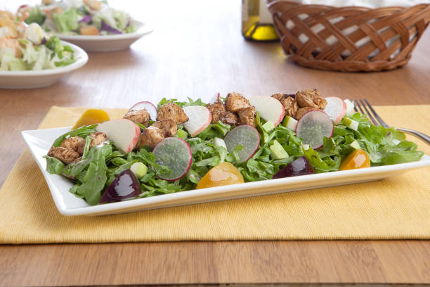 insalata di rucola di pollo - chicken salad chicken salad apple foto e immagini stock