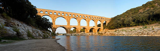 ponte gard - aqueduct roman ancient rome pont du gard - fotografias e filmes do acervo