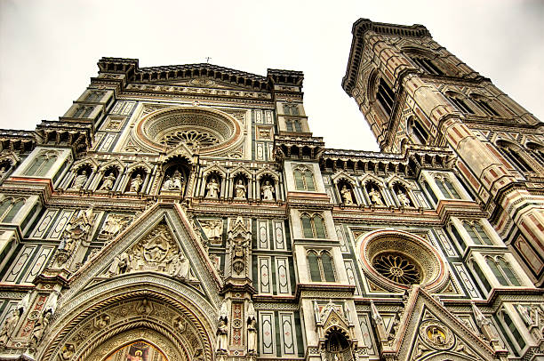 дуомо флоренция, италия - italy bell tower built structure building exterior стоковые фото и изображения