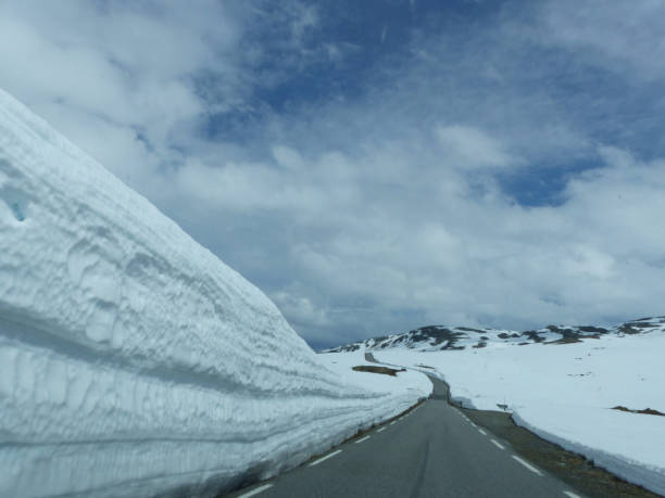 istock Mountainroad Aurlandsvegen 1150565616