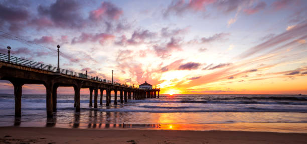 manhattan beach pier in california - los angeles - grand riviere immagine foto e immagini stock