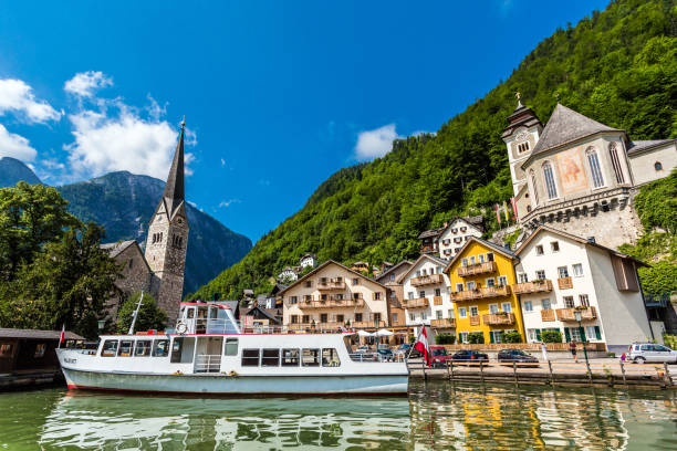 istock Lake Hallstatt with Tourist Boat 1150612606