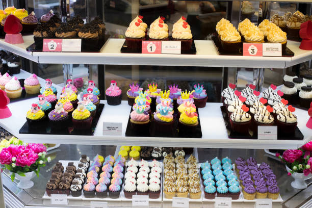 Many Good Looking design and colorful Bakery Cake