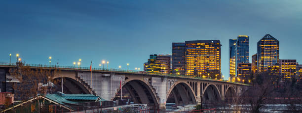 istock Key bridge at night in Washington DC 1150629271