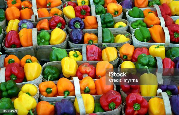 Farmers Market Tęcza Z Papryki - zdjęcia stockowe i więcej obrazów Błonnik - Błonnik, Czerwony, Czynność