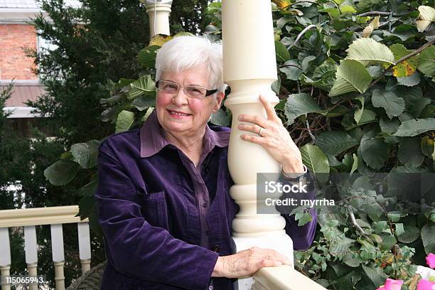 Sensationelle Senior Stockfoto und mehr Bilder von Cool und Lässig - Cool und Lässig, Großmutter, 80-89 Jahre