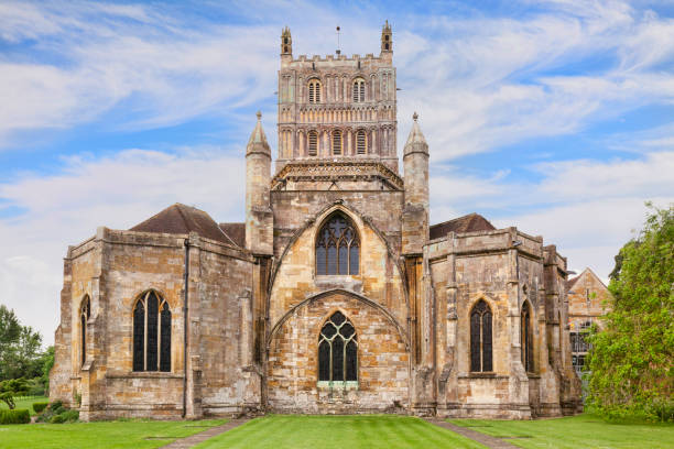 tewkesbury gloucestershire uk, tewkesbury abbey - tewkesbury abbey fotografías e imágenes de stock