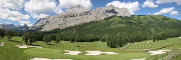 Panoramic mountain golf course