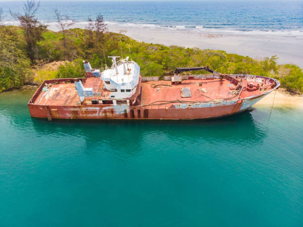 istock Shipwreck on Caribbean Island Cay 1150745833