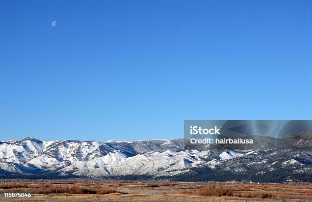 High Sierra ムーン - アメリカ合衆国のストックフォトや画像を多数ご用意 - アメリカ合衆国, カラー画像, ネバダ州
