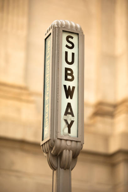 entrée de métro à philadelphie usa - subway token photos et images de collection