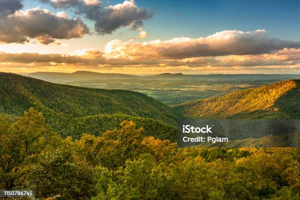 Blue Ridge Mountains Scenic Vista View Stock Photo - Download Image Now - North Carolina - US State, Forest, Landscape - Scenery