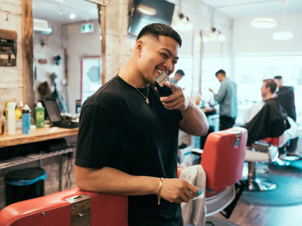 istock English style barber shop action 1150787838