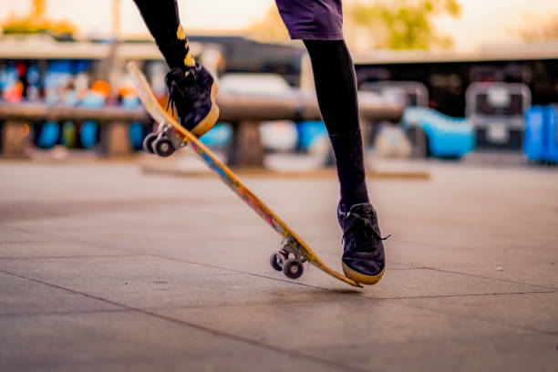 istock feet of skater 1150793261