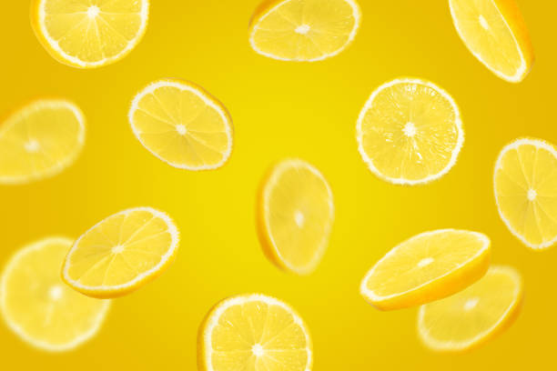 Fette volanti di limone - foto stock