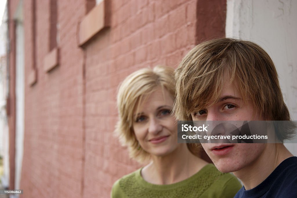 Meio envelhecido mulher garoto adolescente son - Foto de stock de Adolescente royalty-free