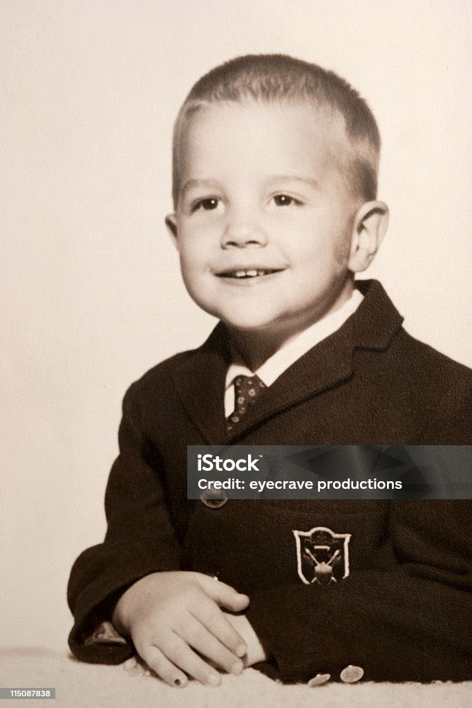 Ritratto di ragazzo bambino vintage degli anni sessanta - Foto stock royalty-free di Bambino
