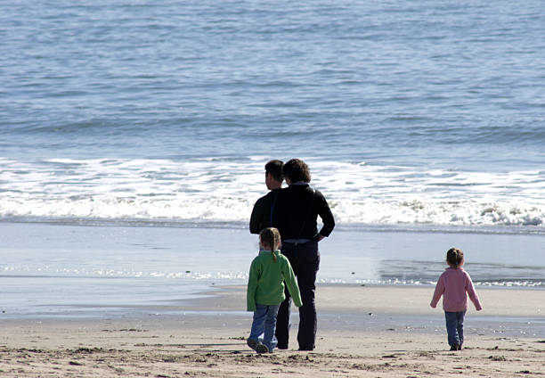 istock family vacation day 115087870