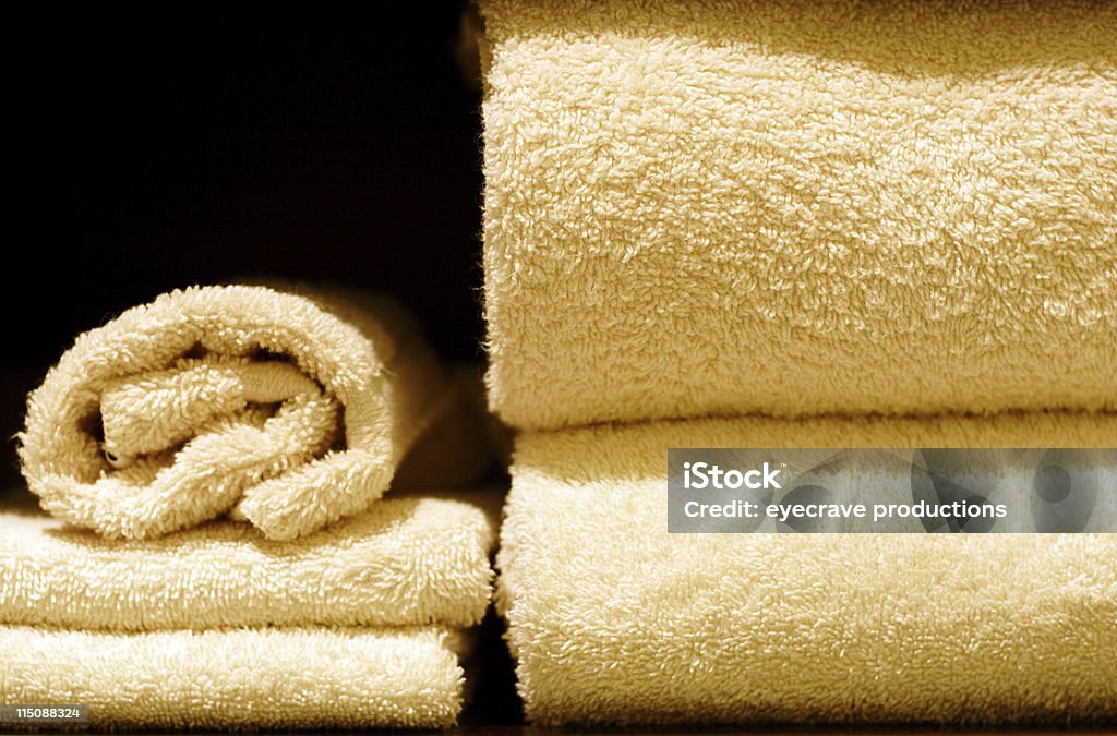 Decorazioni per la casa-Richiesti asciugamani - Foto stock royalty-free di Albergo