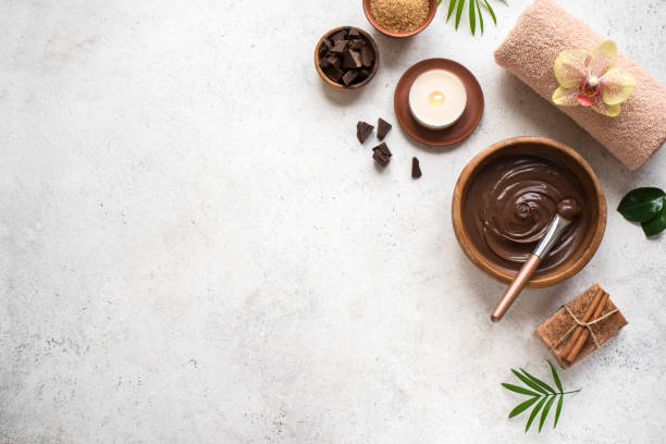 chocolate spa - chocolate spa treatment alternative therapy towel imagens e fotografias de stock
