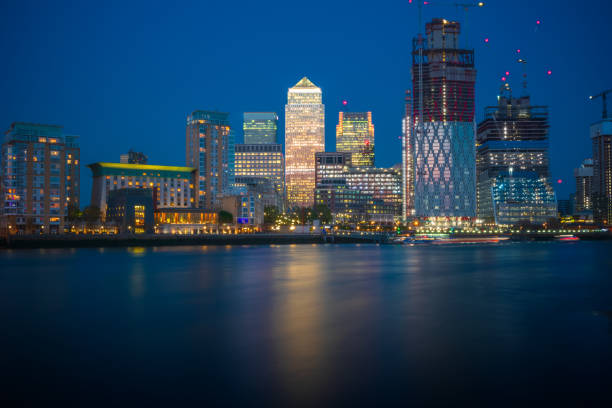 istock Long exposure, Canary Wharf in London at night 1150888302