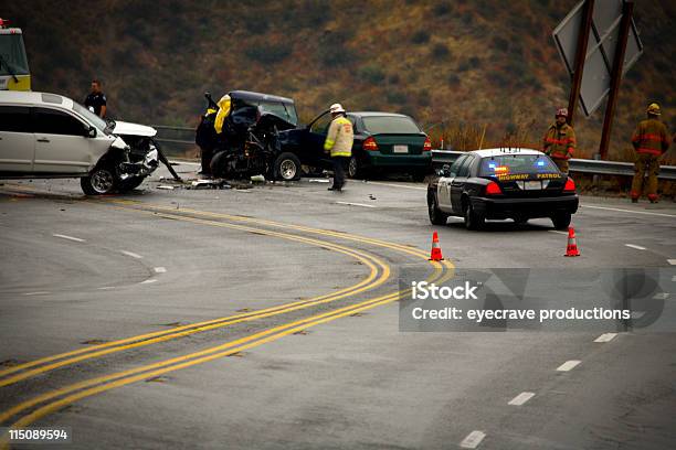 Mountain Highway Auto Accident Fatality-foton och fler bilder på Bilolycka - Bilolycka, Olycka, Missöde