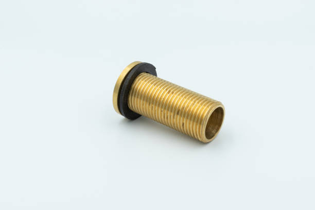 ajusteur de tuyauterie pour l’installation - brass copper pipe water pipe copper photos et images de collection
