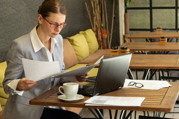 istock Businesswoman working at cafe 1150927794