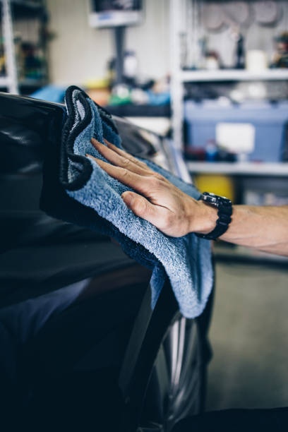 istock Auto washing and polishing 1150962340