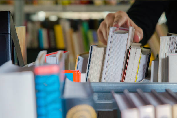 Best Places to Resell Your Textbooks