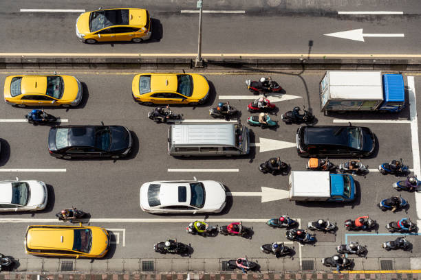 strade trafficate dall'alto - traffic jam traffic car city foto e immagini stock