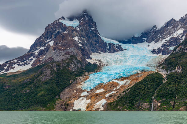 balmaceda gletscher in patagonien, chile - magallanes y antartica chilena region stock-fotos und bilder