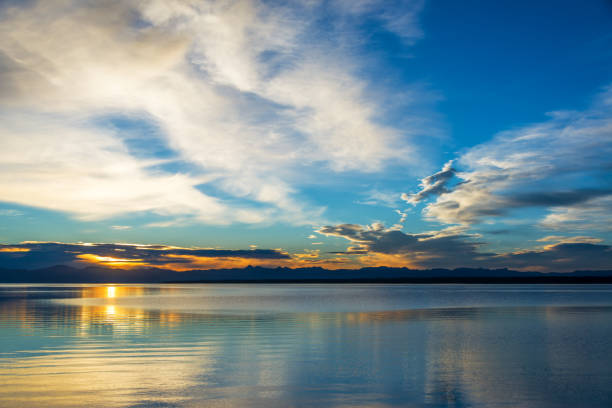 istock Yellowstone Lake Sunrse 1151064853