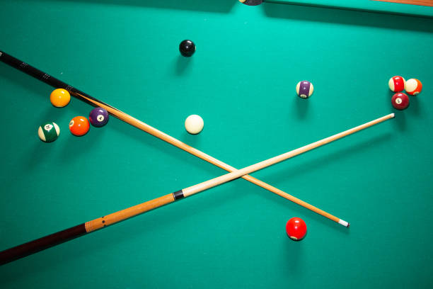 top view billiard table with balls green pool billiards table with balls and cue pool cue stock pictures, royalty-free photos & images