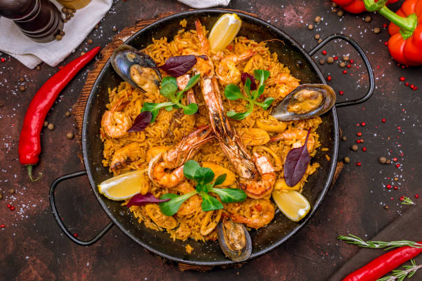 istock paella with seafood 1151188318