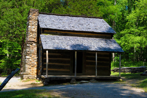 istock John Oliver's Cabin in Cades Cove Valley 1151196266