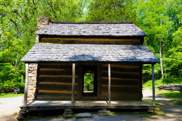 istock John Oliver's Cabin in Cades Cove Valley 1151196267