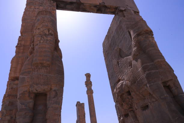 portão de entrada de todas as nações das ruínas de shiraz persepolis - gateway of xerxes - fotografias e filmes do acervo
