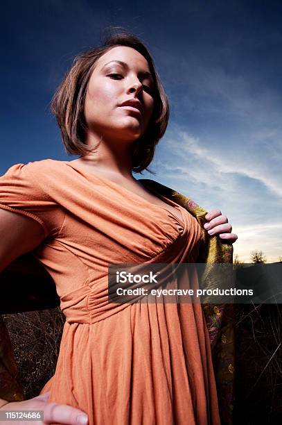 Giovane Donna Inverno Tramonto Ritratti - Fotografie stock e altre immagini di Abbronzatura - Abbronzatura, Adolescente, Adulto