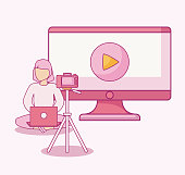 frau-sitzt-mit-laptop-mit-kamera-und-monitor-computer.jpg?b=1&s=170x170&k=20&c=yp8tXvgH2EW3ekPTtK5b4FC_TFIwfb7YHeRi1zKtVYc=