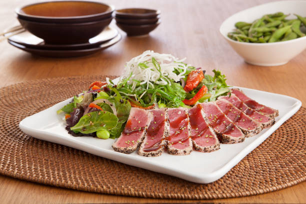 seared tuna - tuna tuna steak raw freshness imagens e fotografias de stock