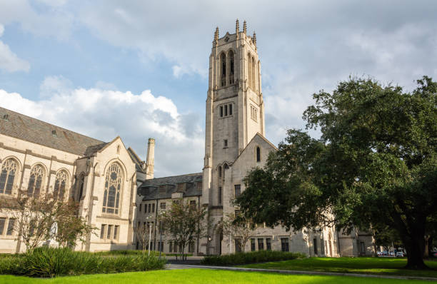 St Paul's Methodist Church in Houston, TX Houston, Texas, United States of America - December 27, 2016. Exterior view of St Paul's Methodist Church in Houston, TX, with vegetation. methodist stock pictures, royalty-free photos & images