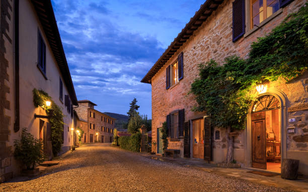 village toscan - chianti region photos et images de collection