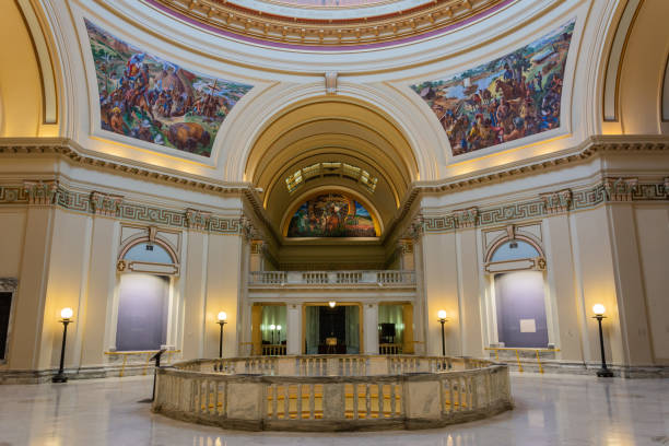 vista interior do capitólio do estado de oklahoma em oklahoma city, ok. - oklahoma state capitol - fotografias e filmes do acervo