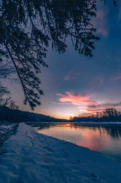 istock Sunrise over the water 1151475599