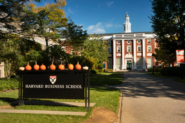 harvard business school em boston, massachusetts, eua - universidade de harvard - fotografias e filmes do acervo